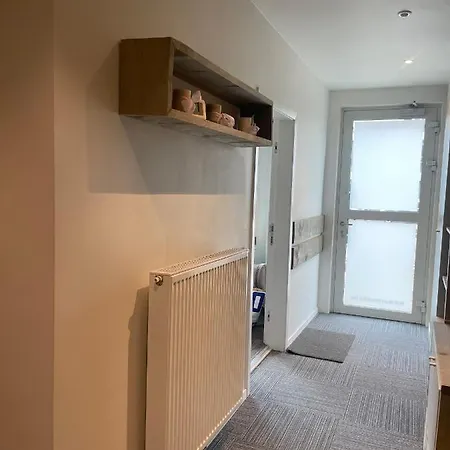 Prachtige In Centrum Met Badkamer ! Brygge