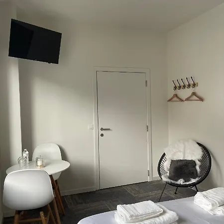 Prachtige In Centrum Met Badkamer ! Apartment