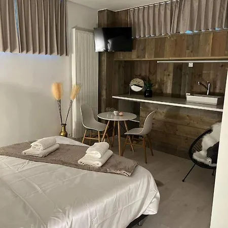 Prachtige In Centrum Met Badkamer ! Bruges