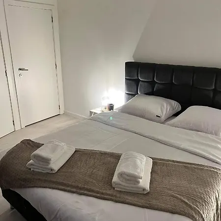 Prachtige In Centrum Met Badkamer !