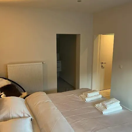 Prachtige In Centrum Met Badkamer ! Bruges